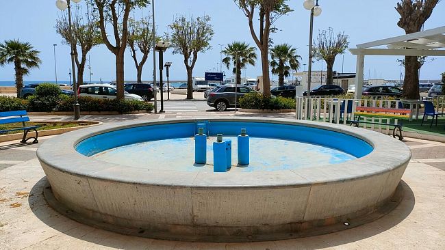 Fontana villa Garibaldi di continuo fuoriuso. Avviso per ingegnere idraulico?   