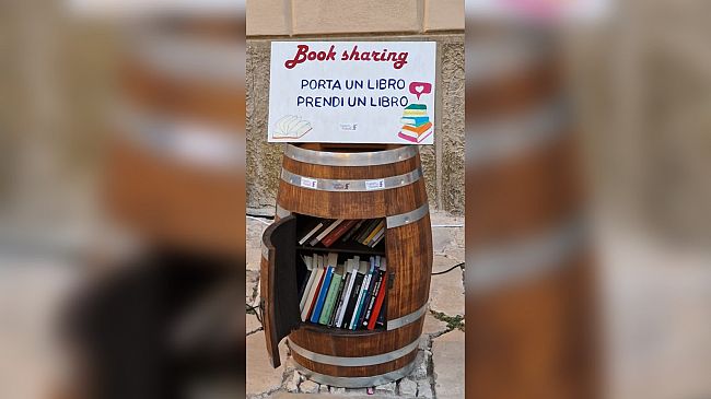 Collocata ad Erice una botte per il “booksharing” 