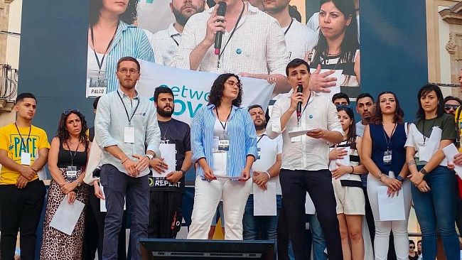 sanita-per-tutti-il-movimento-5-stelle-in-piazza-contro-il-declino-della-sanita-pubblica-in-sicilia