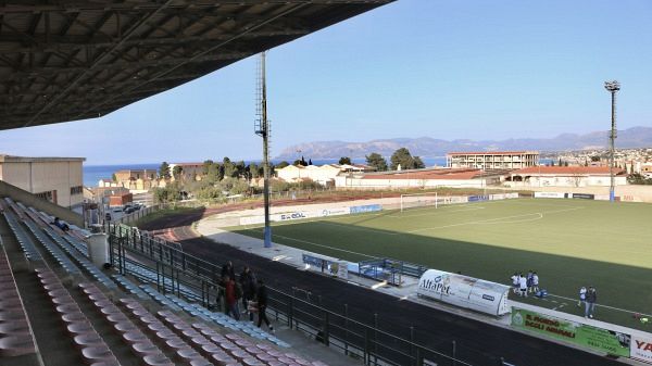 castellammare-affidati-i-lavori-per-la-rimozione-delle-torri-faro-allo-stadio-matranga