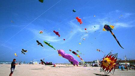 SAN VITO LO CAPO – Dal 21 al 25 maggio 6° Festival Internazionale degli Aquiloni “Emozioni a naso in su!”