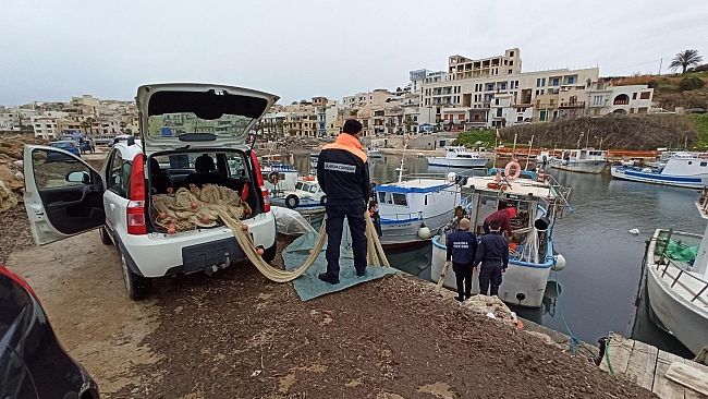 La Capitaneria di Porto Di Mazara del Vallo sequestra 25 Kg di “neonata” a Marinella di Selinunte. Sanzioni anche per violazione dei divieti anticovid