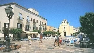 Afflusso dei veicoli sull’isola di Favignana per la stagione turistica in corso. Emesso il decreto