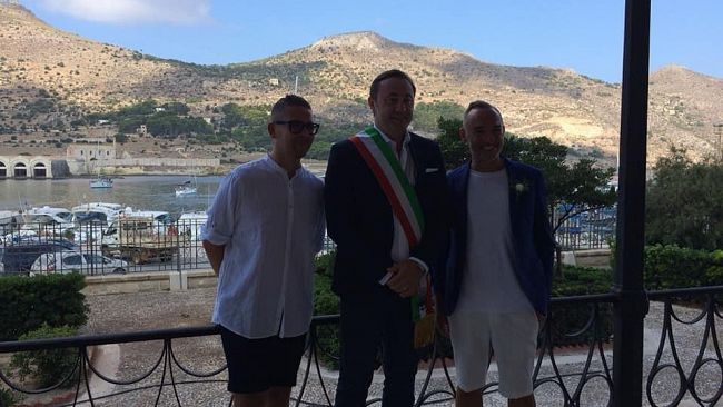 Oggi a Favignana la prima unione civile tra persone dello stesso sesso celebrata dal sindaco