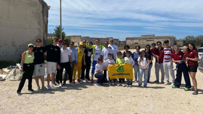 Erice, Cala Giunone più pulita: successo per la raccolta ecologica