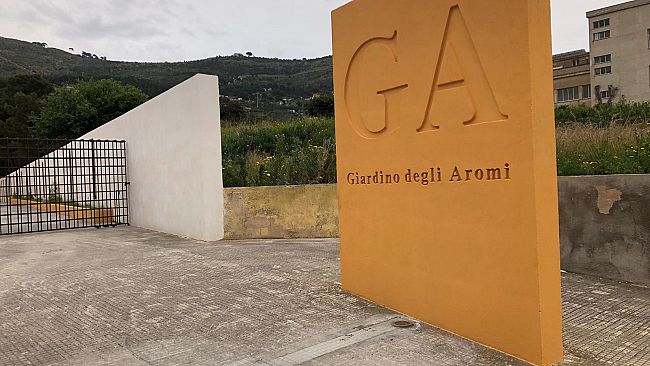 erice-incendio-doloso-al-giardino-degli-aromi