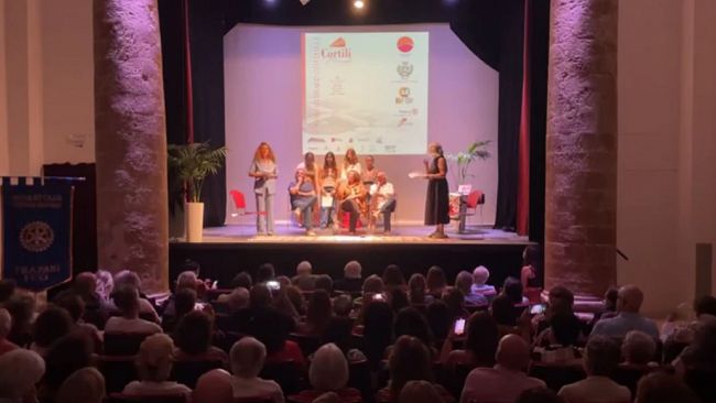 Tutto pronto per la serata finale del Premio letterario Città di Erice, domani la premiazione