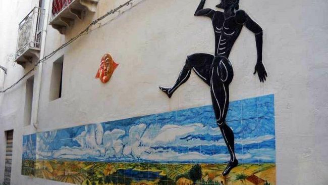 “Una punta di Sal”. Essere e apparire. Il caso Mazara del Vallo