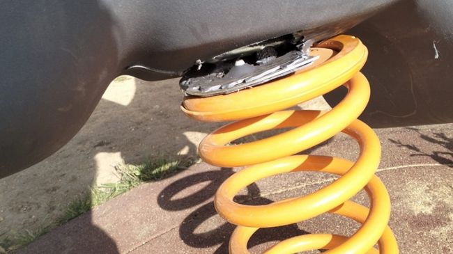 Parco del sole, arriva il primo danneggiamento per uno dei giochi dei bambini