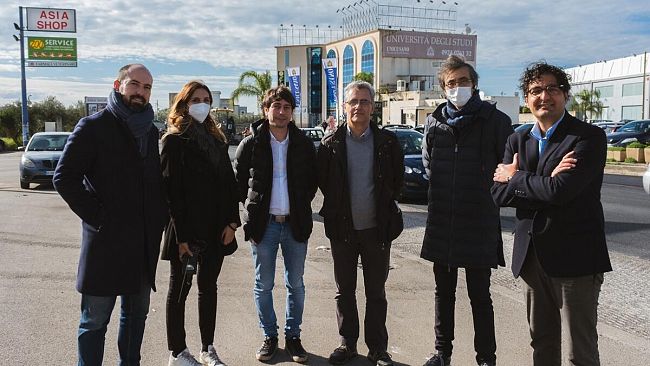 Castelvetrano, in via Nassirya posa dell'asfalto realizzato con gomma riciclata