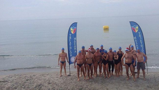 Con un tuffo in mare a Capodanno al via le attività sportive del 2016.