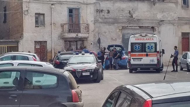 Castelvetrano , finisce in rissa una discussione tra extracomunitari nella via Calatafimi