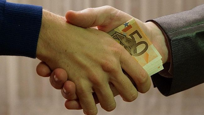 Mazzette per appalti,  11 arresti. Manette anche per funzionari del Genio Civile a Trapani e Messina