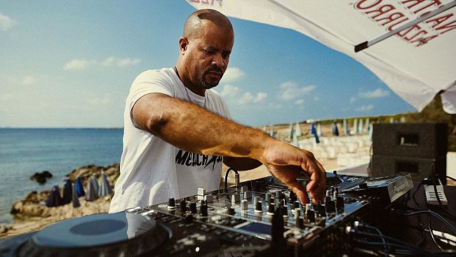 Favignana, al via “The Djoon Experience”. 30 Dj da tutto il mondo suoneranno al tramonto sulle Egadi