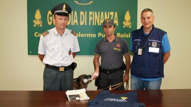 Palermo, droga nelle mutande: turista sorpreso all’aereoporto