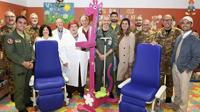 Il 37° Stormo consegna in beneficenza materiale destinato ai reparti pediatrici degli ospedali di Trapani e Marsala