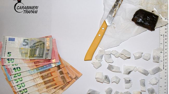 Controlli antidroga ad Alcamo: un arresto e una denuncia