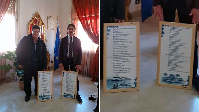 Campobello, il Sindaco riceve due pannelli di ceramica dell’artista Bono