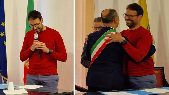 mazara-il-compagno-casale-giura-da-assessore-con-t-shirt-rossa-dichiarando-w-la-costituzione