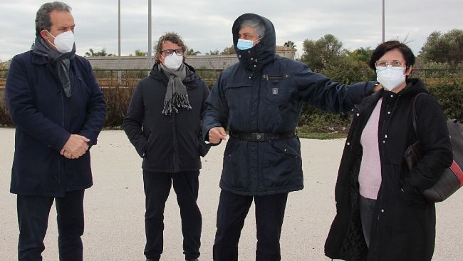 Un mercato agroalimentare in contrada Strasatti