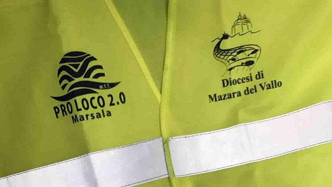 Marsala, giovedì la consegna dei corpetti con bande catarifrangenti ai migranti