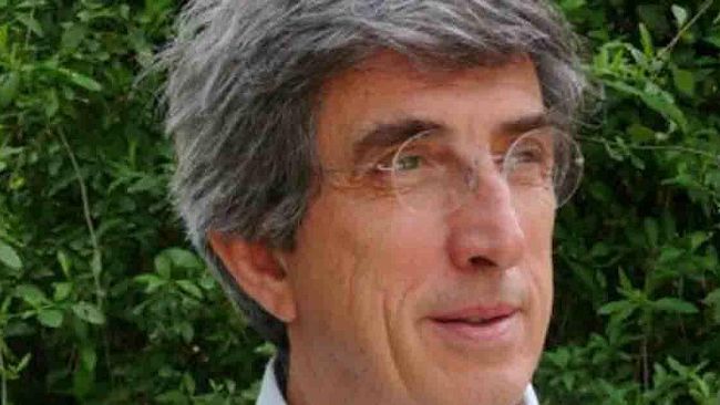 Trapani, venerdì la presentazione del libro “Abbracciare gli alberi” di Giuseppe Barbera