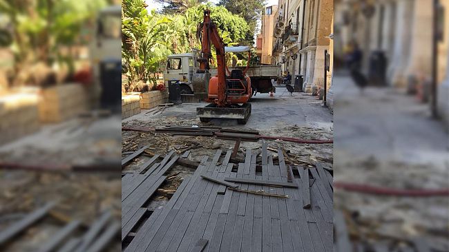 Piazza della Vittoria. Nuovo intervento del comune. In attesa della definitiva sistemazione dell’area