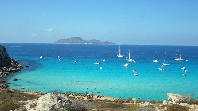 Caro prezzi materiale infiammabile, sindaci isole minori insorgono