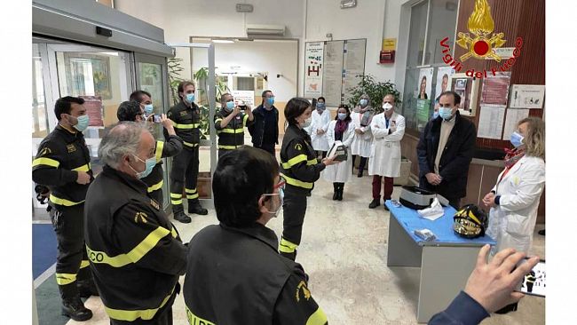 I Vigili del Fuoco di Trapani donano un ventilatore polmonare al Sant’Antonio Abate