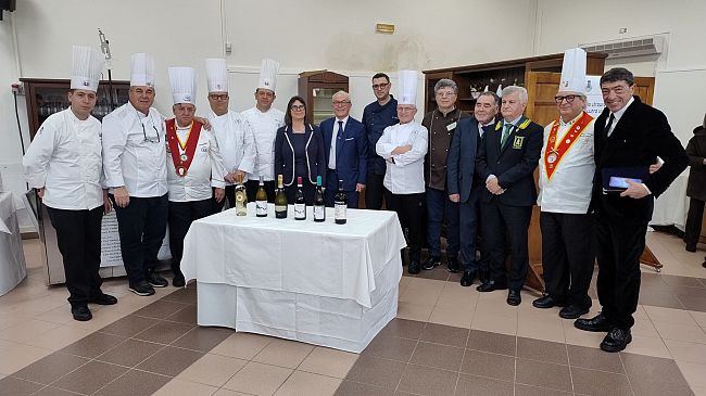 i-grandi-maestri-della-pasticceria-siciliana-incontrano-gli-studenti-dellalberghierotitone