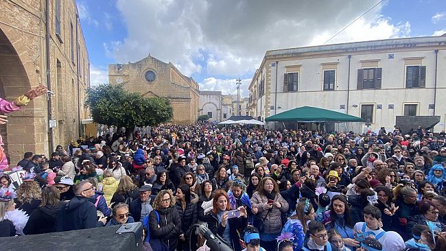 Un giovedì grasso da ricordare con migliaia di presenze tra mattina e pomeriggio