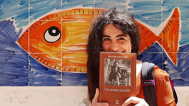 Fabrizia Vazzana co-traduttrice per Adelphi della raccolta “Un uomo inutile”