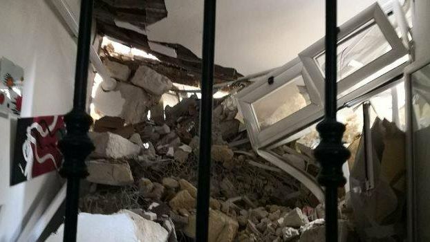 Erice, frana al Cortile Adragna. Abitazioni sgomberate e famiglie salve: evitata la tragedia