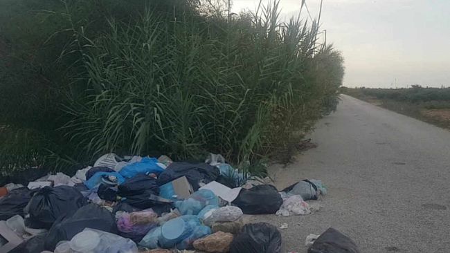 VIDEO – Discarica abusiva nella strada fra Torretta Granitola e Kartibubbo