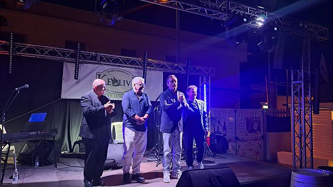 Campobello, grande successo per il convegno sull'olivicoltura e per il concerto di Gianluca Guidi