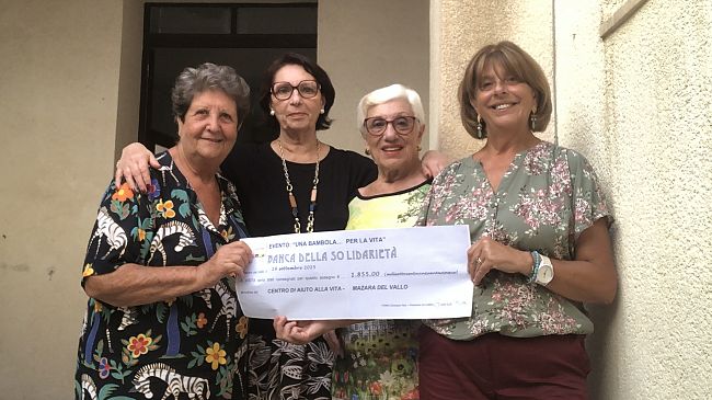 ​Mazara, l’Associazione “ALCHIMIE” consegna donazione al Centro di Aiuto per la Vita