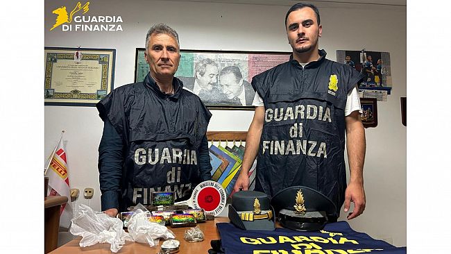 in-viaggio-con-quasi-due-chili-di-droga-nello-zainetto-arrestato-dalle-fiamme-gialle