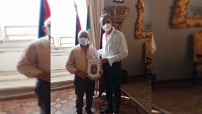Cura del verde pubblico in città: il sindaco si congratula con Giuseppe Genovese
