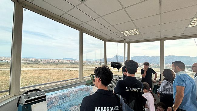 Vie dei Tesori, gli studenti della sezione Aeronautica del Nautico “M. Torre” all’aeroporto di Palermo “Boccadifalco”