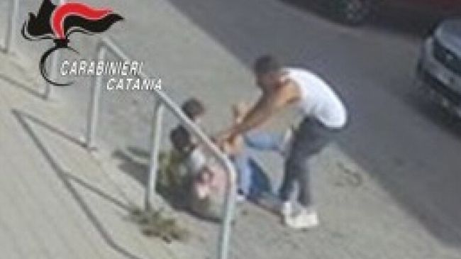 scippi-violenti-a-due-donne-nel-catanese-arrestato-46enne