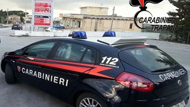 Aggredisce la fidanzata a Partanna, aggredisce la famiglia a Castelvetrano. Due gli arresti dei Carabinieri