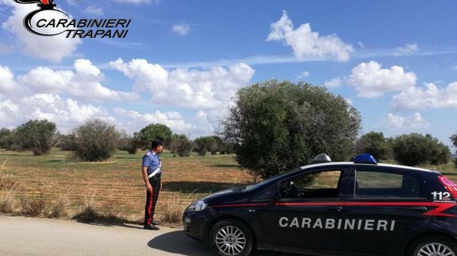 Mazara: usa il figlio minore per derubare un pescatore. Arrestato dai carabinieri