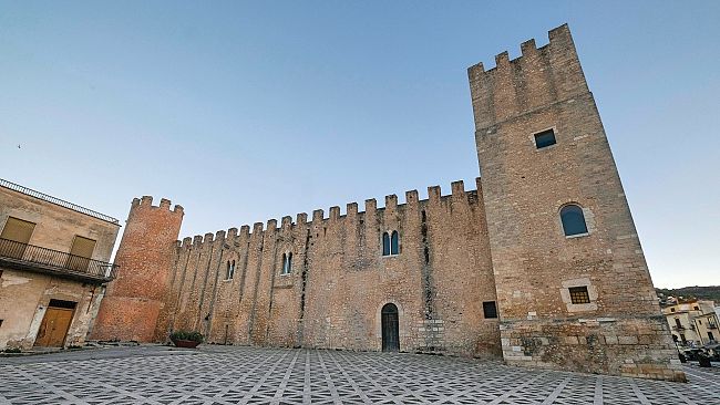 Alcamo in vetrina con