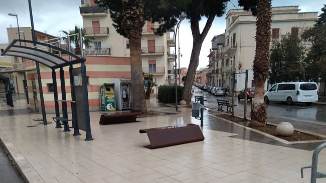 Castellamamre. Gestione bagni pubblici nella villa comunale e in via della Repubblica. Pubblicato l'avviso