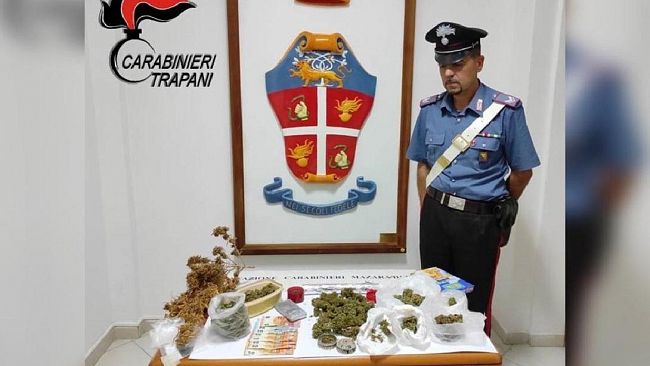 Mazara due. Marijuana stesa ad essiccare: Arrestato 45enne