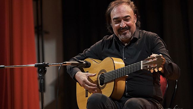 Marsala. Grande successo al Sollima per il concerto di chitarra flamenca