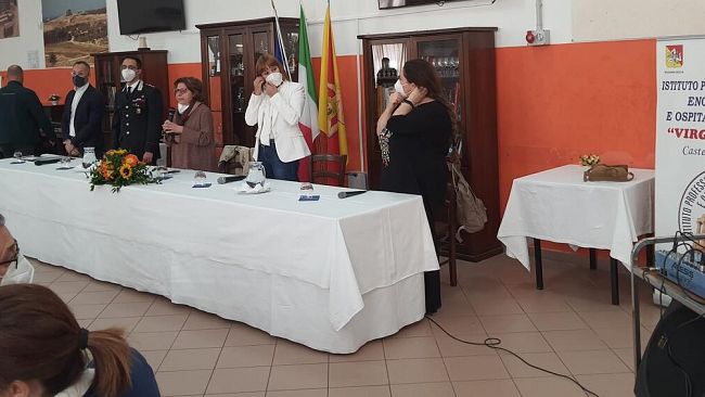 Per battere il bullismo ed il cyber bullismo riportiamo al centro i sentimenti