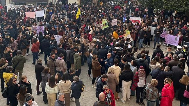 In piazza a festeggiare il profumo di libertà, Ora rimbocchiamoci le maniche