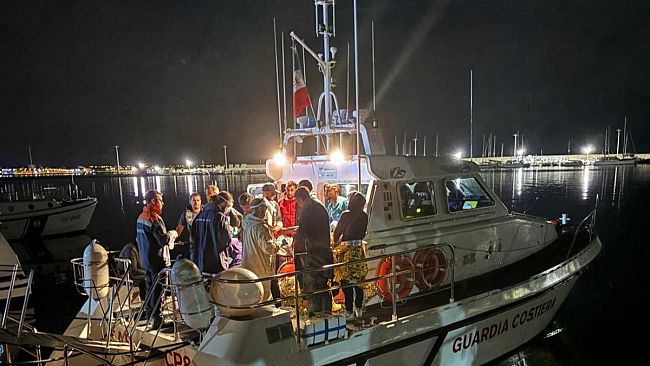 Salvati 11 migranti provenienti dal Nord Africa dalla Guardia Costiera di Mazara del Vallo