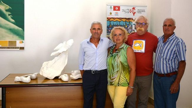 Mazara, l’opera in marmo “La Colomba Della Pace” donata alla città dallo scultore Vincenzo Cangiamila